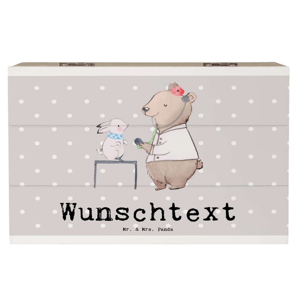 Personalisierte Holzkiste Tierärztin Herz Holzkiste mit Namen, Kiste mit Namen, Schatzkiste mit Namen, Truhe mit Namen, Schatulle mit Namen, Erinnerungsbox mit Namen, Erinnerungskiste, mit Namen, Dekokiste mit Namen, Aufbewahrungsbox mit Namen, Holzkiste Personalisiert, Kiste Personalisiert, Schatzkiste Personalisiert, Truhe Personalisiert, Schatulle Personalisiert, Erinnerungsbox Personalisiert, Erinnerungskiste Personalisiert, Dekokiste Personalisiert, Aufbewahrungsbox Personalisiert, Geschenkbox personalisiert, GEschenkdose personalisiert, Beruf, Ausbildung, Jubiläum, Abschied, Rente, Kollege, Kollegin, Geschenk, Schenken, Arbeitskollege, Mitarbeiter, Firma, Danke, Dankeschön