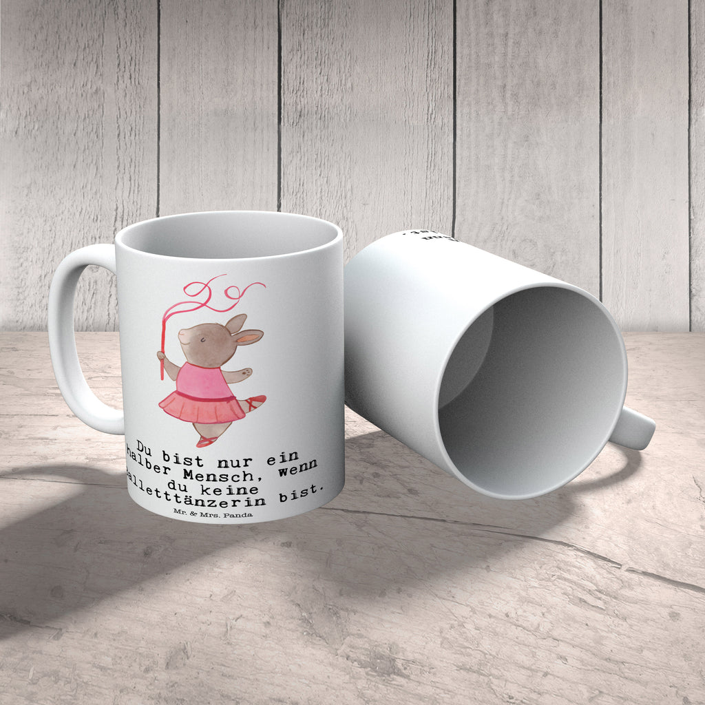 Tasse Balletttänzerin mit Herz Tasse, Kaffeetasse, Teetasse, Becher, Kaffeebecher, Teebecher, Keramiktasse, Porzellantasse, Büro Tasse, Geschenk Tasse, Tasse Sprüche, Tasse Motive, Kaffeetassen, Tasse bedrucken, Designer Tasse, Cappuccino Tassen, Schöne Teetassen, Beruf, Ausbildung, Jubiläum, Abschied, Rente, Kollege, Kollegin, Geschenk, Schenken, Arbeitskollege, Mitarbeiter, Firma, Danke, Dankeschön, Balletttänzerin, Ballerina, Ballett, Glücksbringer Auftritt, Ballettaufführung, Ballettunterricht, Ballettstunden