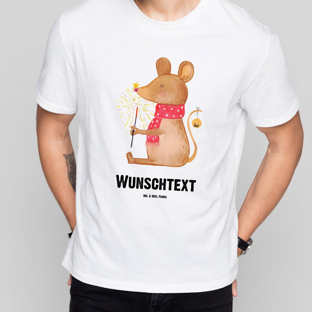 Personalisiertes T-Shirt Weihnachtsmaus T-Shirt Personalisiert, T-Shirt mit Namen, T-Shirt mit Aufruck, Männer, Frauen, Wunschtext, Bedrucken, Winter, Weihnachten, Weihnachtsdeko, Nikolaus, Advent, Heiligabend, Wintermotiv, Frohe Weihnachten, Weihnachtsgruß, Weihnachtsmotiv, Maus, Mäuschen, Weihnachtswunder