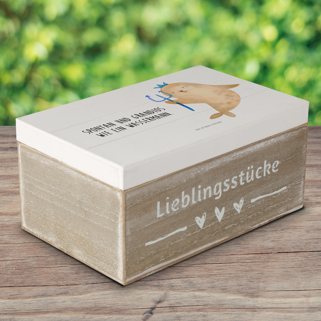 Holzkiste Sternzeichen Wassermann Holzkiste, Kiste, Schatzkiste, Truhe, Schatulle, XXL, Erinnerungsbox, Erinnerungskiste, Dekokiste, Aufbewahrungsbox, Geschenkbox, Geschenkdose, Tierkreiszeichen, Sternzeichen, Horoskop, Astrologie, Aszendent, Meermann, Nix, Wassermann Geschenk, Wassermann Sternzeichen, Geschenk Januar, Geschenk Februar, Geburtstag Januar, Geburtstag Februar, Meer Geschenk