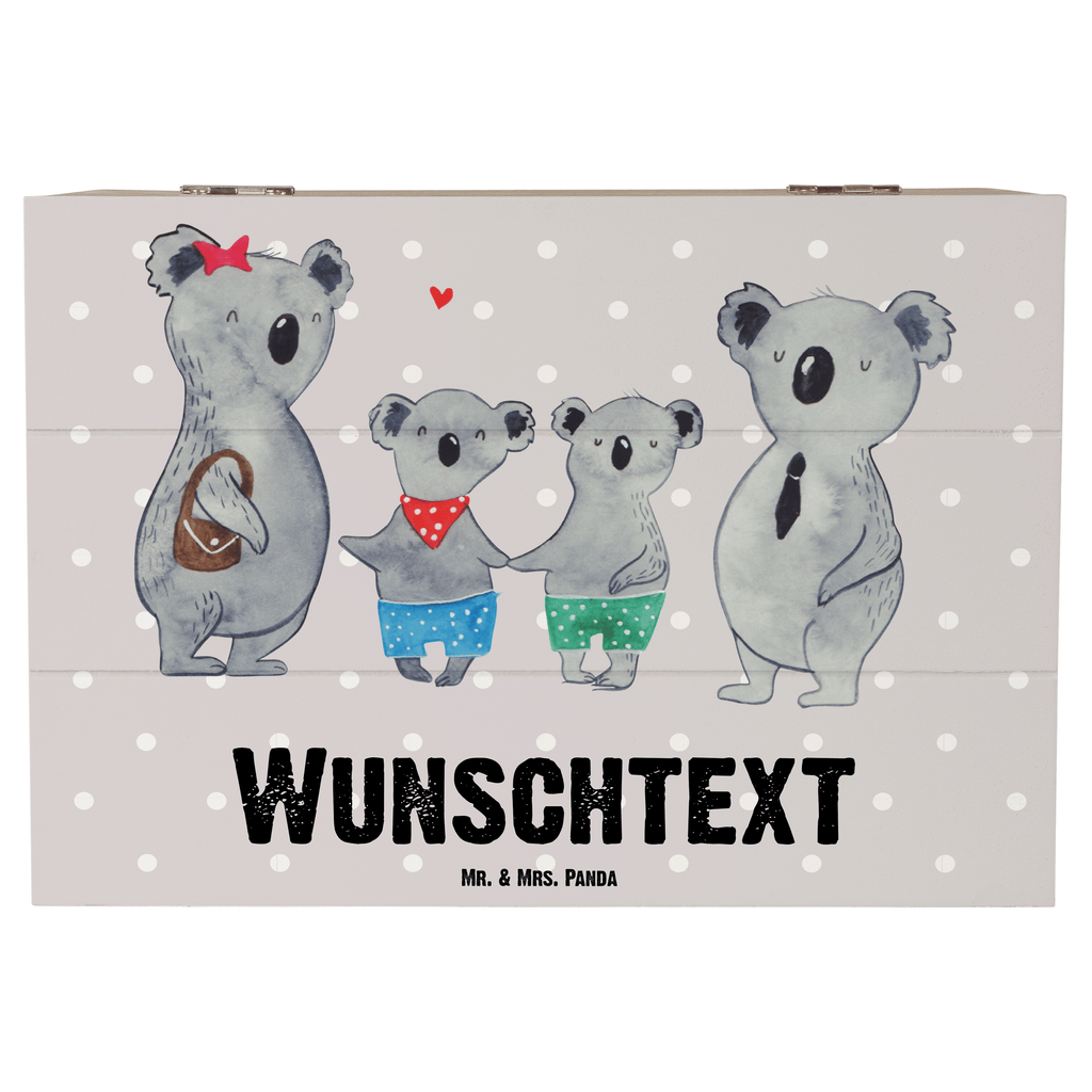 Personalisierte Holzkiste Koala Familie zwei Holzkiste mit Namen, Kiste mit Namen, Schatzkiste mit Namen, Truhe mit Namen, Schatulle mit Namen, Erinnerungsbox mit Namen, Erinnerungskiste, mit Namen, Dekokiste mit Namen, Aufbewahrungsbox mit Namen, Holzkiste Personalisiert, Kiste Personalisiert, Schatzkiste Personalisiert, Truhe Personalisiert, Schatulle Personalisiert, Erinnerungsbox Personalisiert, Erinnerungskiste Personalisiert, Dekokiste Personalisiert, Aufbewahrungsbox Personalisiert, Geschenkbox personalisiert, GEschenkdose personalisiert, Familie, Vatertag, Muttertag, Bruder, Schwester, Mama, Papa, Oma, Opa, Koala, Koalabär, beste Familie, Familienzeit, Familienleben, Koalafamilie, Lieblingsfamilie