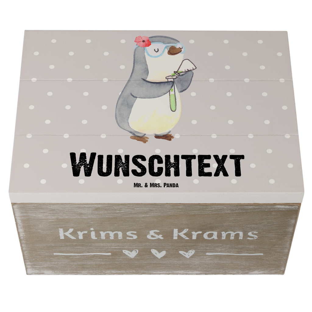 Personalisierte Holzkiste Chemielaborantin mit Herz Holzkiste mit Namen, Kiste mit Namen, Schatzkiste mit Namen, Truhe mit Namen, Schatulle mit Namen, Erinnerungsbox mit Namen, Erinnerungskiste, mit Namen, Dekokiste mit Namen, Aufbewahrungsbox mit Namen, Holzkiste Personalisiert, Kiste Personalisiert, Schatzkiste Personalisiert, Truhe Personalisiert, Schatulle Personalisiert, Erinnerungsbox Personalisiert, Erinnerungskiste Personalisiert, Dekokiste Personalisiert, Aufbewahrungsbox Personalisiert, Geschenkbox personalisiert, GEschenkdose personalisiert, Beruf, Ausbildung, Jubiläum, Abschied, Rente, Kollege, Kollegin, Geschenk, Schenken, Arbeitskollege, Mitarbeiter, Firma, Danke, Dankeschön, Chemikerin, Chemielaborantin, Naturwissenschaftlerin, Labor, Studium, Forschung, Wissenschaftlerin