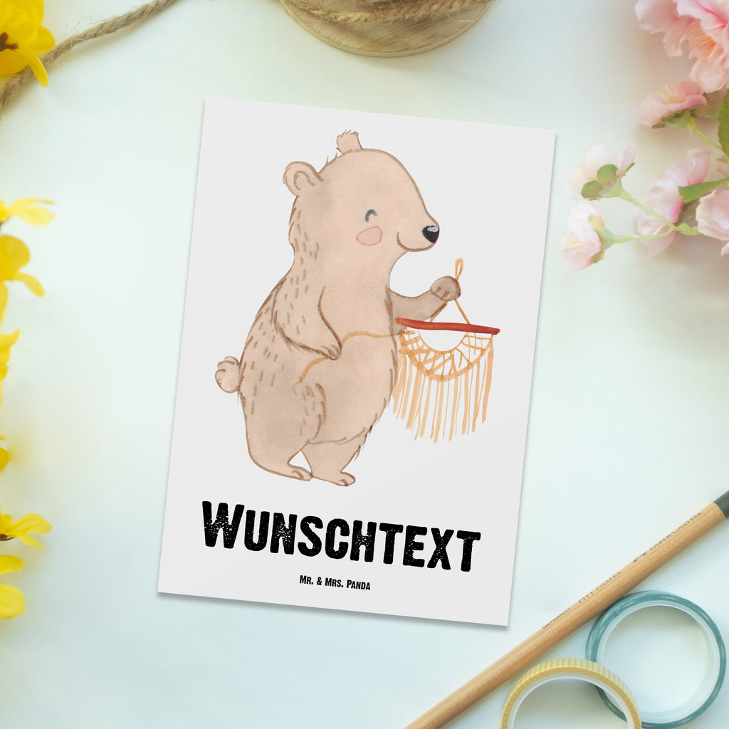 Personalisierte Postkarte Bär Makramee Postkarte mit Namen, Postkarte bedrucken, Postkarte mit Wunschtext, Postkarte personalisierbar, Geschenkkarte mit Namen, Grußkarte mit Namen, Karte mit Namen, Einladung mit Namen, Ansichtskarte mit Namen, Geschenkkarte mit Wunschtext, Grußkarte mit Wunschtext, Karte mit Wunschtext, Einladung mit Wunschtext, Ansichtskarte mit Wunschtext, Geschenk, Sport, Sportart, Hobby, Schenken, Danke, Dankeschön, Auszeichnung, Gewinn, Sportler, Makramee, Basteln, Basteln mit Makramee