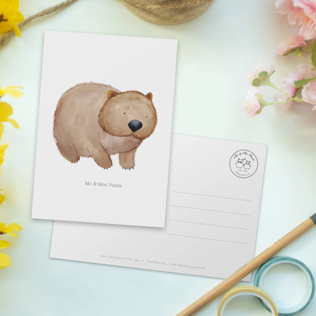 Postkarte Wombat Postkarte, Karte, Geschenkkarte, Grußkarte, Einladung, Ansichtskarte, Geburtstagskarte, Einladungskarte, Dankeskarte, Ansichtskarten, Einladung Geburtstag, Einladungskarten Geburtstag, Tiermotive, Gute Laune, lustige Sprüche, Tiere, Wombat, Das Leben ist schön, Motivation, Spruch, Australien