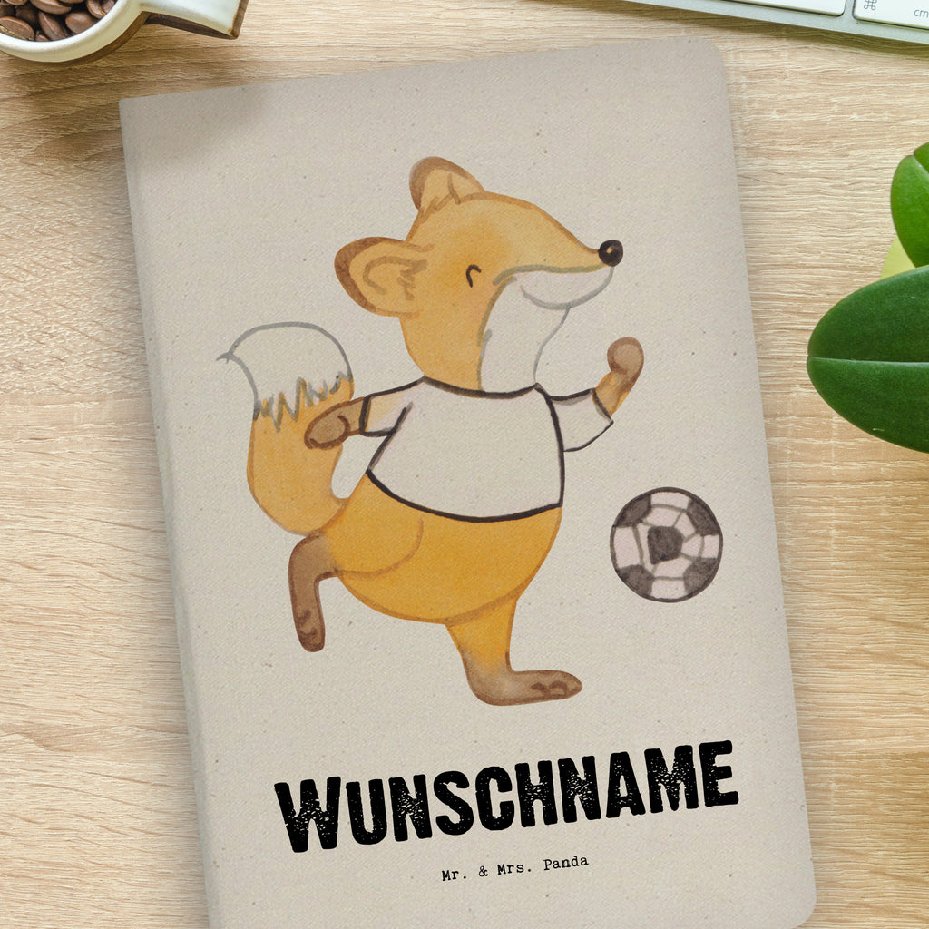 DIN A4 Personalisiertes Notizbuch Fuchs Fußball spielen Personalisiertes Notizbuch, Notizbuch mit Namen, Notizbuch bedrucken, Personalisierung, Namensbuch, Namen, Geschenk, Sport, Sportart, Hobby, Schenken, Danke, Dankeschön, Auszeichnung, Gewinn, Sportler, Fußball, Soccer, Fußballer, Bolzen, Bolzplatz, Fußballerin