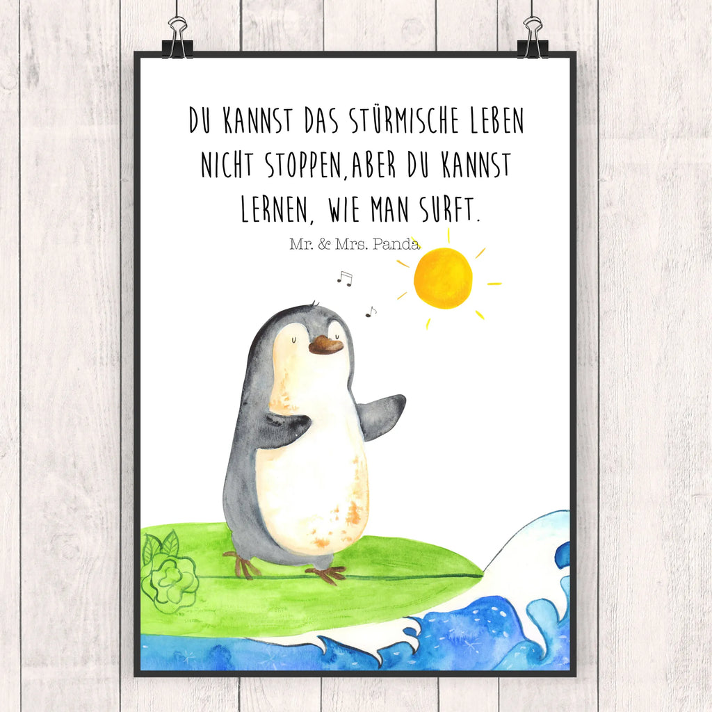 Poster Pinguin Surfer Poster, Wandposter, Bild, Wanddeko, Küchenposter, Kinderposter, Wanddeko Bild, Raumdekoration, Wanddekoration, Handgemaltes Poster, Mr. & Mrs. Panda Poster, Designposter, Kunstdruck, Posterdruck, Pinguin, Pinguine, surfen, Surfer, Hawaii, Urlaub, Wellen, Wellen reiten, Portugal