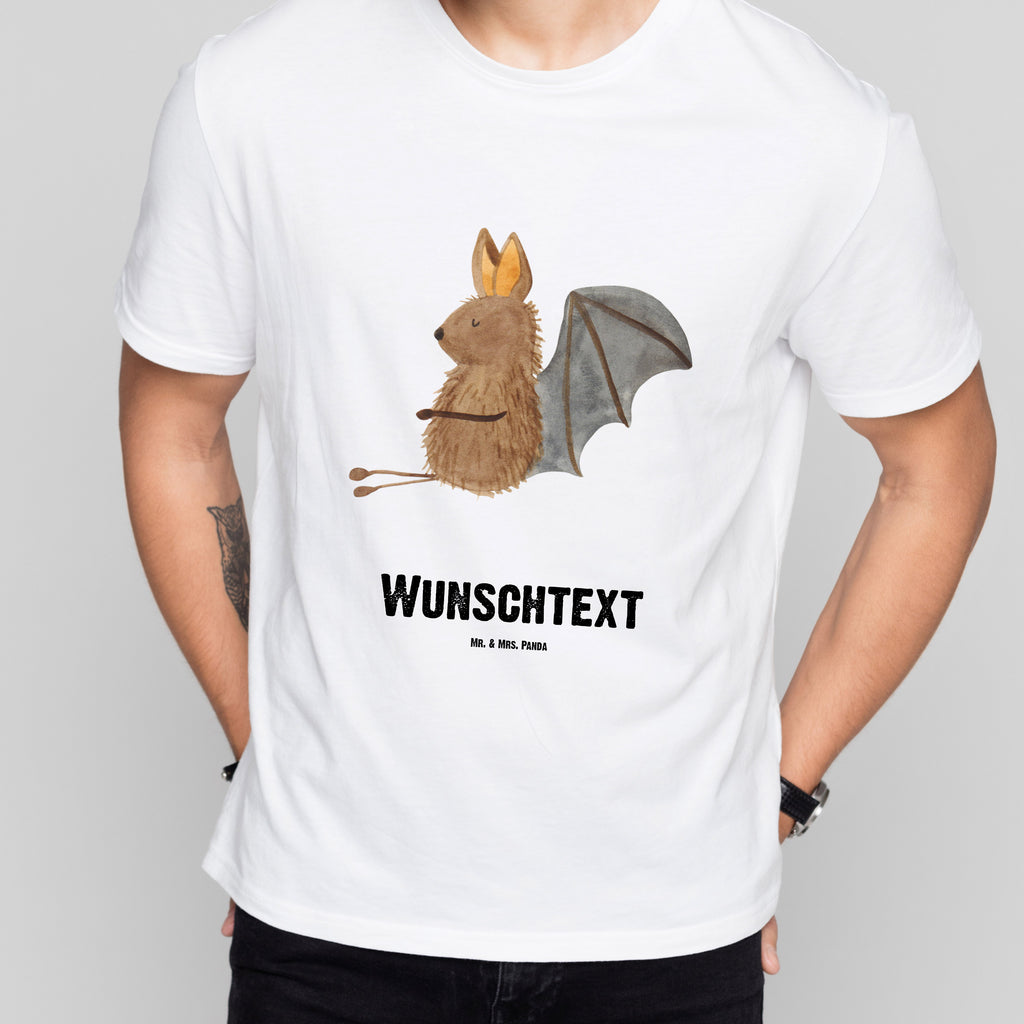 Personalisiertes T-Shirt Fledermaus sitzend T-Shirt Personalisiert, T-Shirt mit Namen, T-Shirt mit Aufruck, Männer, Frauen, Wunschtext, Bedrucken, Tiermotive, Gute Laune, lustige Sprüche, Tiere, Fledermaus, Fledermäuse, Motivation, entspannen