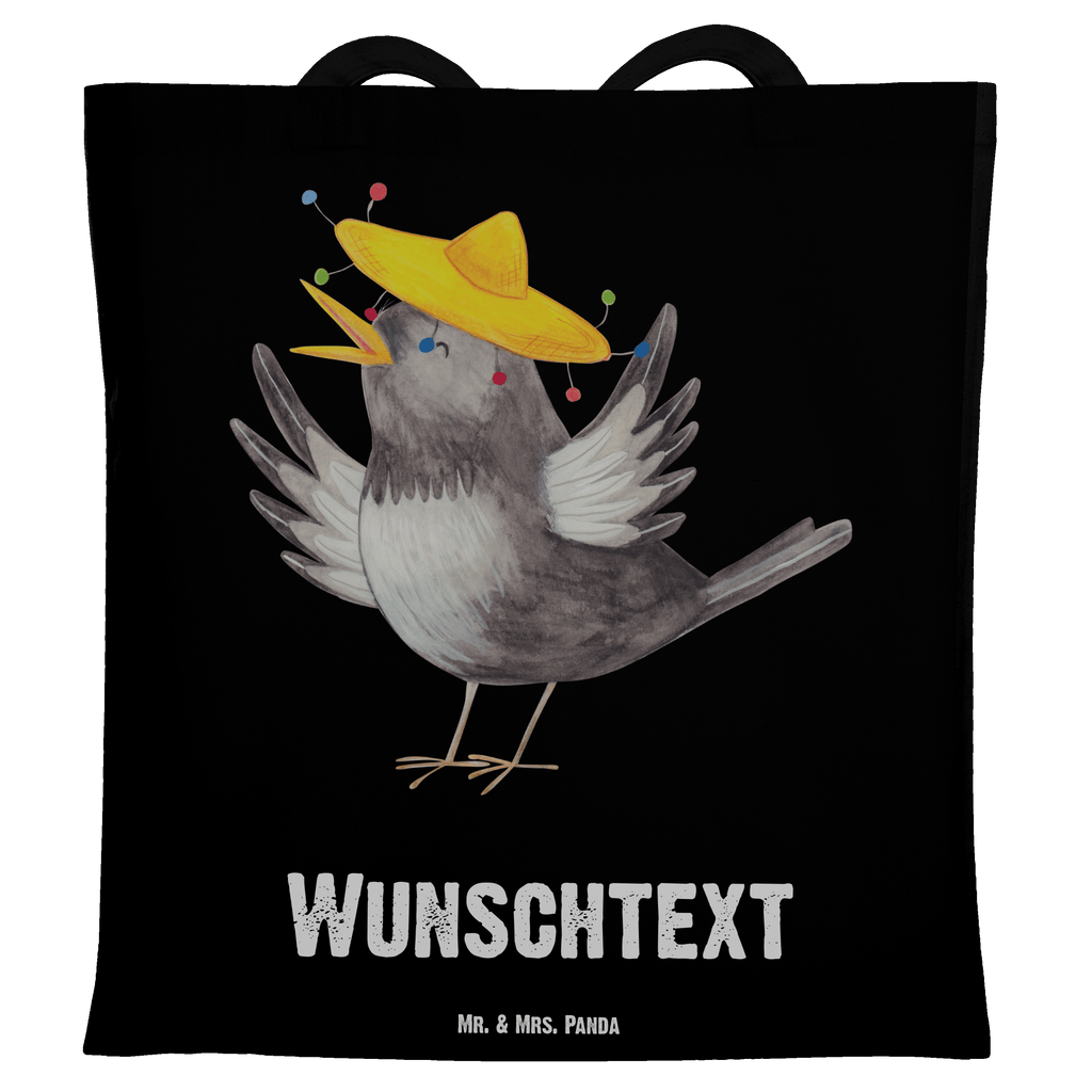 Personalisierte Tragetasche Rabe mit Sombrero Personalisierte Beuteltasche, Personalisierter Beutel, Personalisierte Einkaufstasche, Personalisierter Jutebeutel, Personalisierter Stoffbeutel, Tragetasche mit Namen, Einkaufstasche mit Namen, Stoffbeutel mit Namen, Personalisierte Tasche, Personalisierte Jutetasche, Personalisierte Kindergartentasche, Tiermotive, Gute Laune, lustige Sprüche, Tiere, Rabe, Vogel, Vögel, Spruch positiv, fröhlich sein, glücklich sein, Glück Spruch, froh, Elster, Motivation