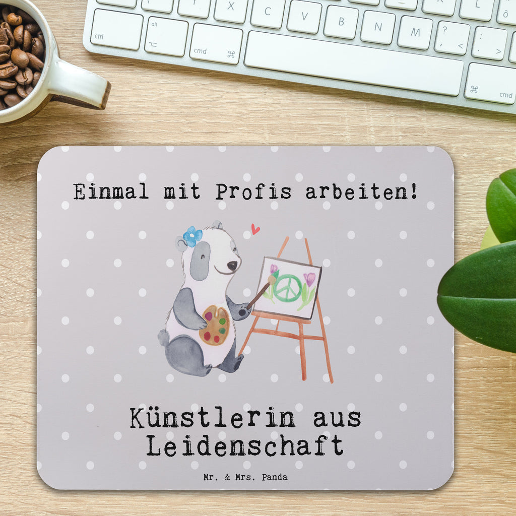 Mauspad Künstlerin aus Leidenschaft Mousepad, Computer zubehör, Büroausstattung, PC Zubehör, Arbeitszimmer, Mauspad, Einzigartiges Mauspad, Designer Mauspad, Mausunterlage, Mauspad Büro, Beruf, Ausbildung, Jubiläum, Abschied, Rente, Kollege, Kollegin, Geschenk, Schenken, Arbeitskollege, Mitarbeiter, Firma, Danke, Dankeschön, Künstlerin, Malerin, Kunstmalerin, Galerie Eröffnung, Kunstschule