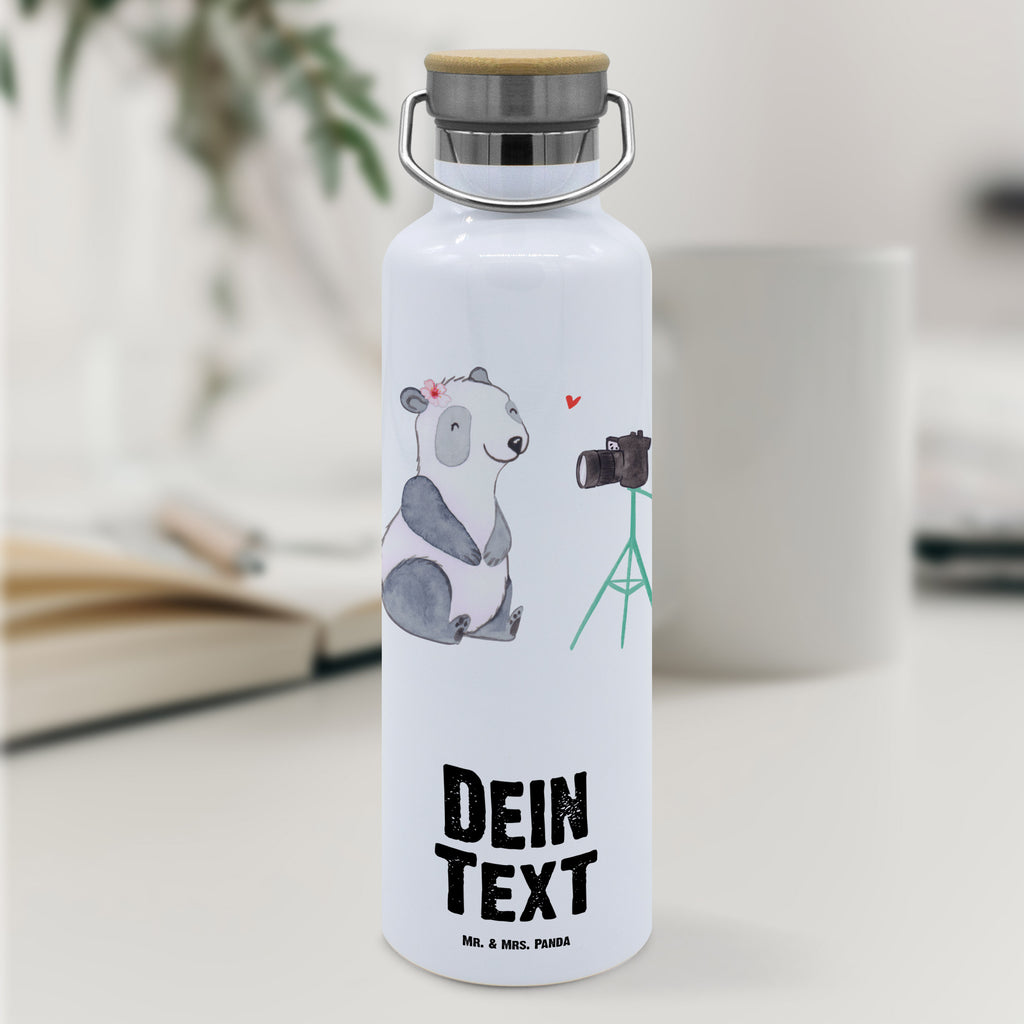 Personalisierte Trinkflasche Vloggerin mit Herz Personalisierte Trinkflasche, Trinkflasche mit Namen, Trinkflasche bedrucken, Flasche personalisiert, Trinkflasch mit Aufdruck, Trinkflasche Werbegeschenk, Namensaufdruck Trinkflasche, Sportflasche personalisiert, Trinkflasche Sport, Beruf, Ausbildung, Jubiläum, Abschied, Rente, Kollege, Kollegin, Geschenk, Schenken, Arbeitskollege, Mitarbeiter, Firma, Danke, Dankeschön