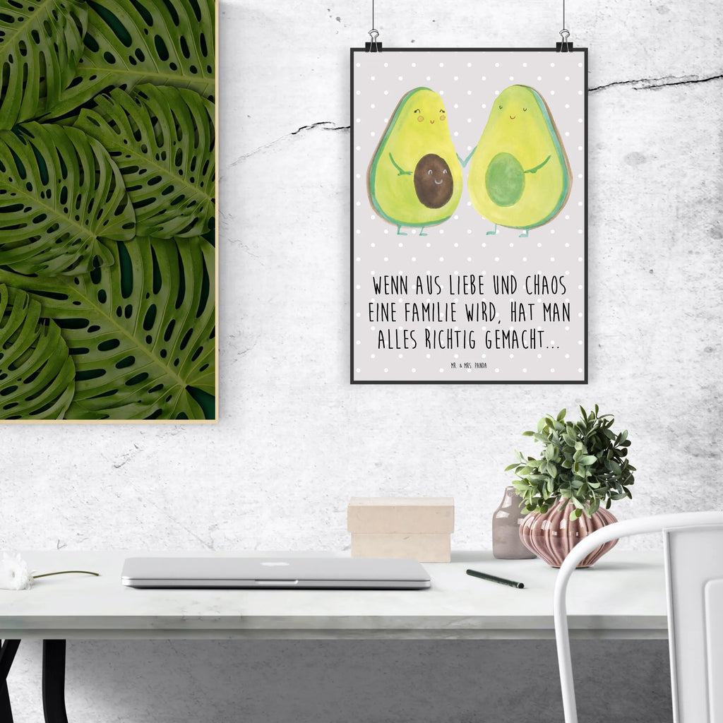 Poster Avocado Pärchen Poster, Wandposter, Bild, Wanddeko, Küchenposter, Kinderposter, Wanddeko Bild, Raumdekoration, Wanddekoration, Handgemaltes Poster, Mr. & Mrs. Panda Poster, Designposter, Kunstdruck, Posterdruck, Avocado, Veggie, Vegan, Gesund, Avocuddle, Liebe, Schwangerschaft, Familie, Babyshower, Babyparty, Hochzeit, Kinder, Avocados, Geburt