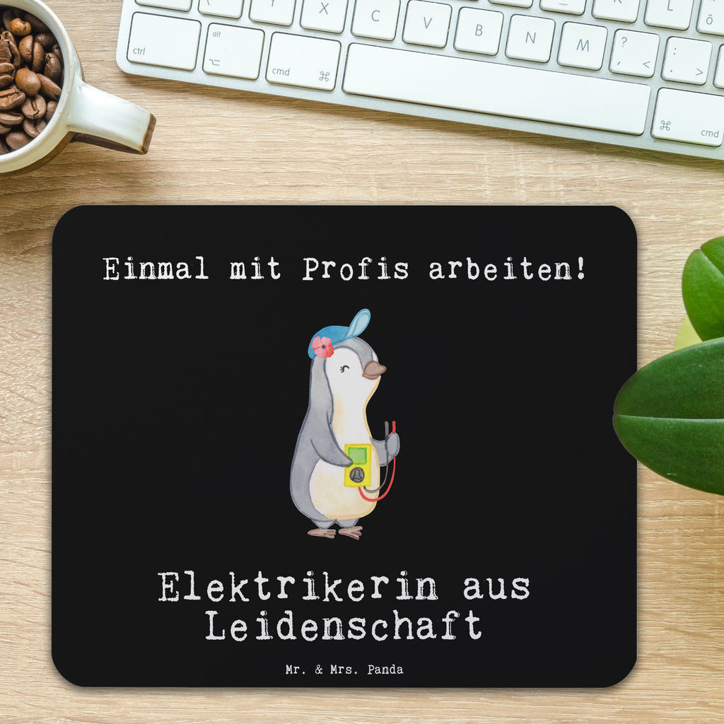 Mauspad Elektrikerin aus Leidenschaft Mousepad, Computer zubehör, Büroausstattung, PC Zubehör, Arbeitszimmer, Mauspad, Einzigartiges Mauspad, Designer Mauspad, Mausunterlage, Mauspad Büro, Beruf, Ausbildung, Jubiläum, Abschied, Rente, Kollege, Kollegin, Geschenk, Schenken, Arbeitskollege, Mitarbeiter, Firma, Danke, Dankeschön, Elektrikerin, Elektronmonteurin, Elektrotechnikerin, Elektroinstallateurin, Elektromeisterin, Gesellenprüfung