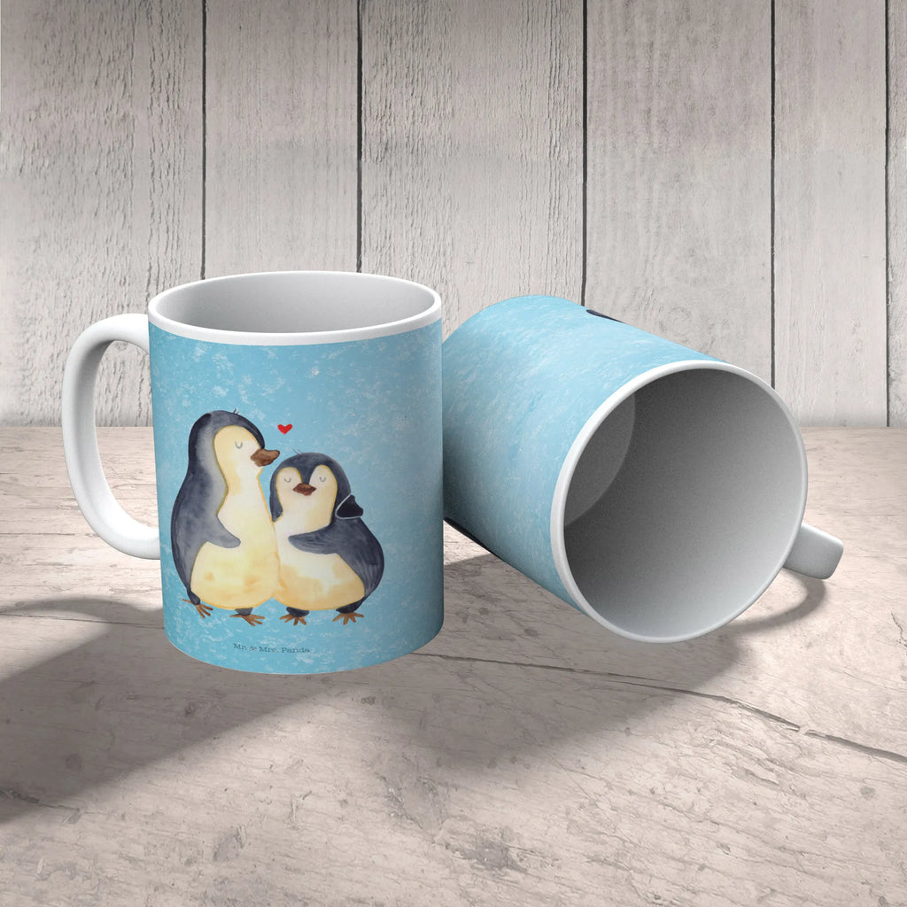 Kindertasse Pinguin umarmend Kindertasse, Kinder Tasse, Kunststoff Tasse, Kindergarten Tasse, Trinkbecher, Camping Becher, Kaffeetasse, Kunststoffbecher, Kindergartenbecher, Outdoorgeschirr, Kunststoffgeschirr, Reisebecher, Reisetasse, Kinderbecher, Bruchfeste Tasse, Bruchsichere Tasse, Plastik Tasse, Plastiktasse, Pinguin, Liebe, Liebespaar, Liebesbeweis, Liebesgeschenk, Verlobung, Jahrestag, Hochzeitstag, Hochzeit, Hochzeitsgeschenk