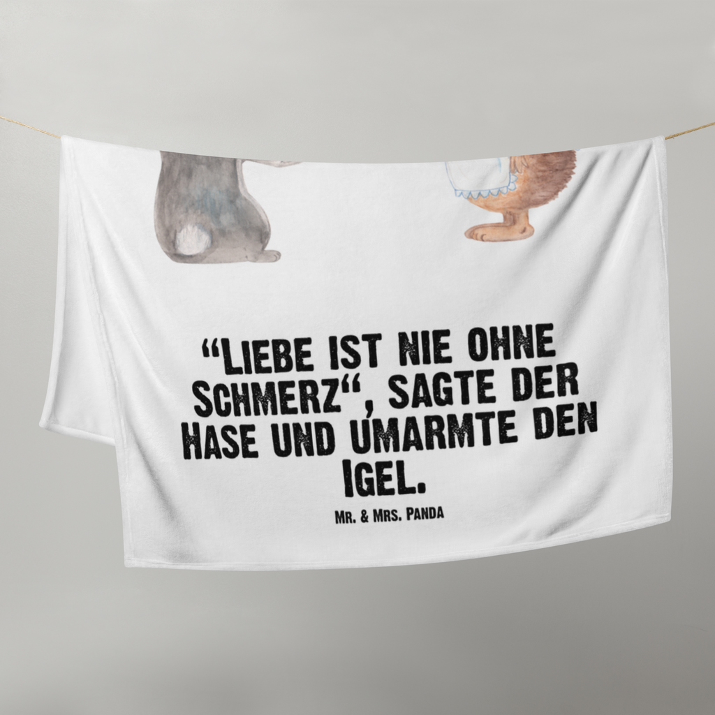 Babydecke Liebe ist nie ohne Schmerz Babydecke, Babygeschenk, Geschenk Geburt, Babyecke Kuscheldecke, Krabbeldecke, Tiermotive, Gute Laune, lustige Sprüche, Tiere, Igel und Hase, Igel, Hase, Liebe Spruch, Liebeskummer Geschenk, Herzschmerz, Trösten, Trennungsschmerz, Spruch romantisch