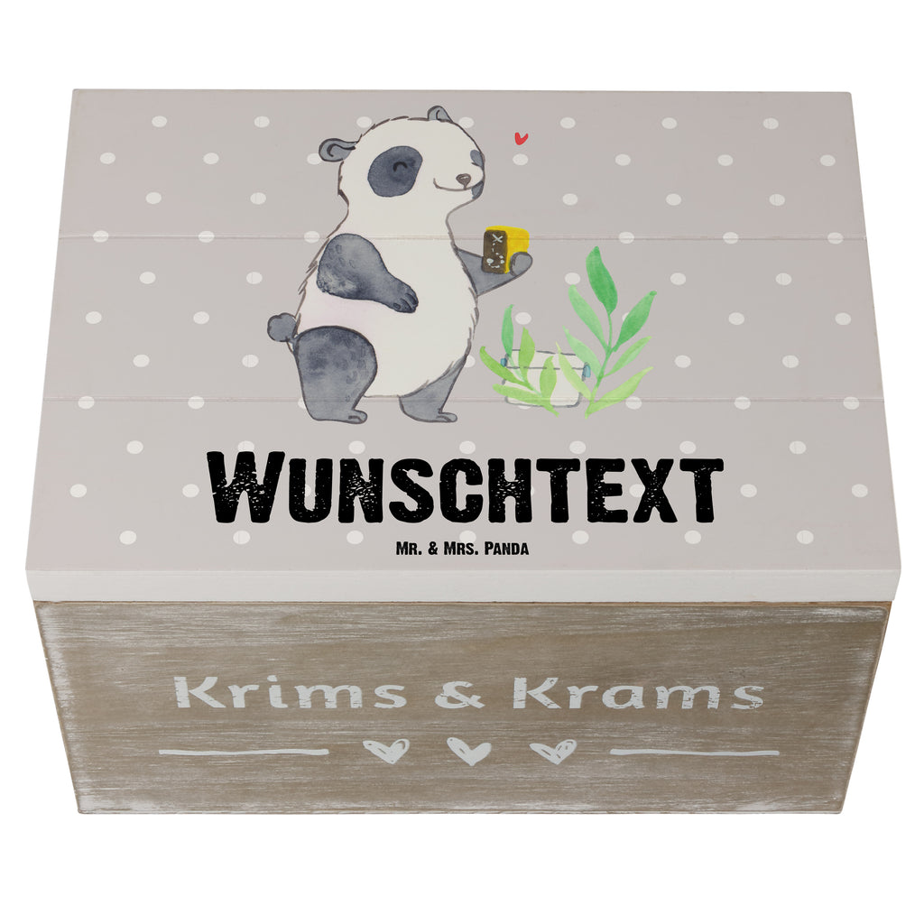 Personalisierte Holzkiste Panda Geocaching Holzkiste mit Namen, Kiste mit Namen, Schatzkiste mit Namen, Truhe mit Namen, Schatulle mit Namen, Erinnerungsbox mit Namen, Erinnerungskiste, mit Namen, Dekokiste mit Namen, Aufbewahrungsbox mit Namen, Holzkiste Personalisiert, Kiste Personalisiert, Schatzkiste Personalisiert, Truhe Personalisiert, Schatulle Personalisiert, Erinnerungsbox Personalisiert, Erinnerungskiste Personalisiert, Dekokiste Personalisiert, Aufbewahrungsbox Personalisiert, Geschenkbox personalisiert, GEschenkdose personalisiert, Geschenk, Sport, Sportart, Hobby, Schenken, Danke, Dankeschön, Auszeichnung, Gewinn, Sportler, Geocaching, Schatzsuchen, GPS Schnitzeljagd, Opencaching