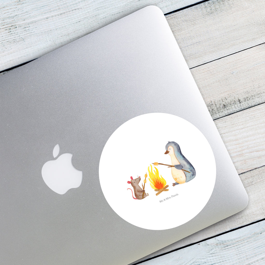 Rund Aufkleber Pinguin Lagerfeuer Sticker, Aufkleber, Etikett, Pinguin, Maus, Pinguine, Lagerfeuer, Leben, Arbeit, Job, Motivation, Büro, Büroalltag, Lebensspruch, Lebensmotivation, Neustart, Liebe, grillen, Feuer, Marshmallows