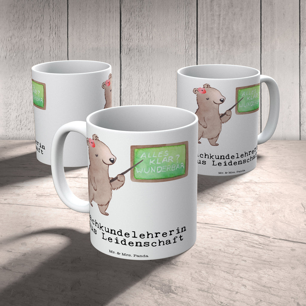 Tasse Sachkundelehrerin aus Leidenschaft Tasse, Kaffeetasse, Teetasse, Becher, Kaffeebecher, Teebecher, Keramiktasse, Porzellantasse, Büro Tasse, Geschenk Tasse, Tasse Sprüche, Tasse Motive, Kaffeetassen, Tasse bedrucken, Designer Tasse, Cappuccino Tassen, Schöne Teetassen, Beruf, Ausbildung, Jubiläum, Abschied, Rente, Kollege, Kollegin, Geschenk, Schenken, Arbeitskollege, Mitarbeiter, Firma, Danke, Dankeschön, Sachkundelehrerin, Sachkundeunterricht, Schule, Grundschule