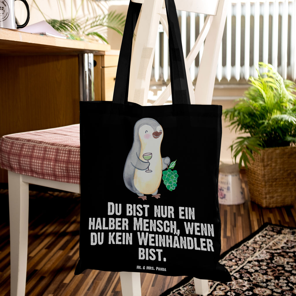 Tragetasche Weinhändler mit Herz Beuteltasche, Beutel, Einkaufstasche, Jutebeutel, Stoffbeutel, Tasche, Shopper, Umhängetasche, Strandtasche, Schultertasche, Stofftasche, Tragetasche, Badetasche, Jutetasche, Einkaufstüte, Laptoptasche, Beruf, Ausbildung, Jubiläum, Abschied, Rente, Kollege, Kollegin, Geschenk, Schenken, Arbeitskollege, Mitarbeiter, Firma, Danke, Dankeschön