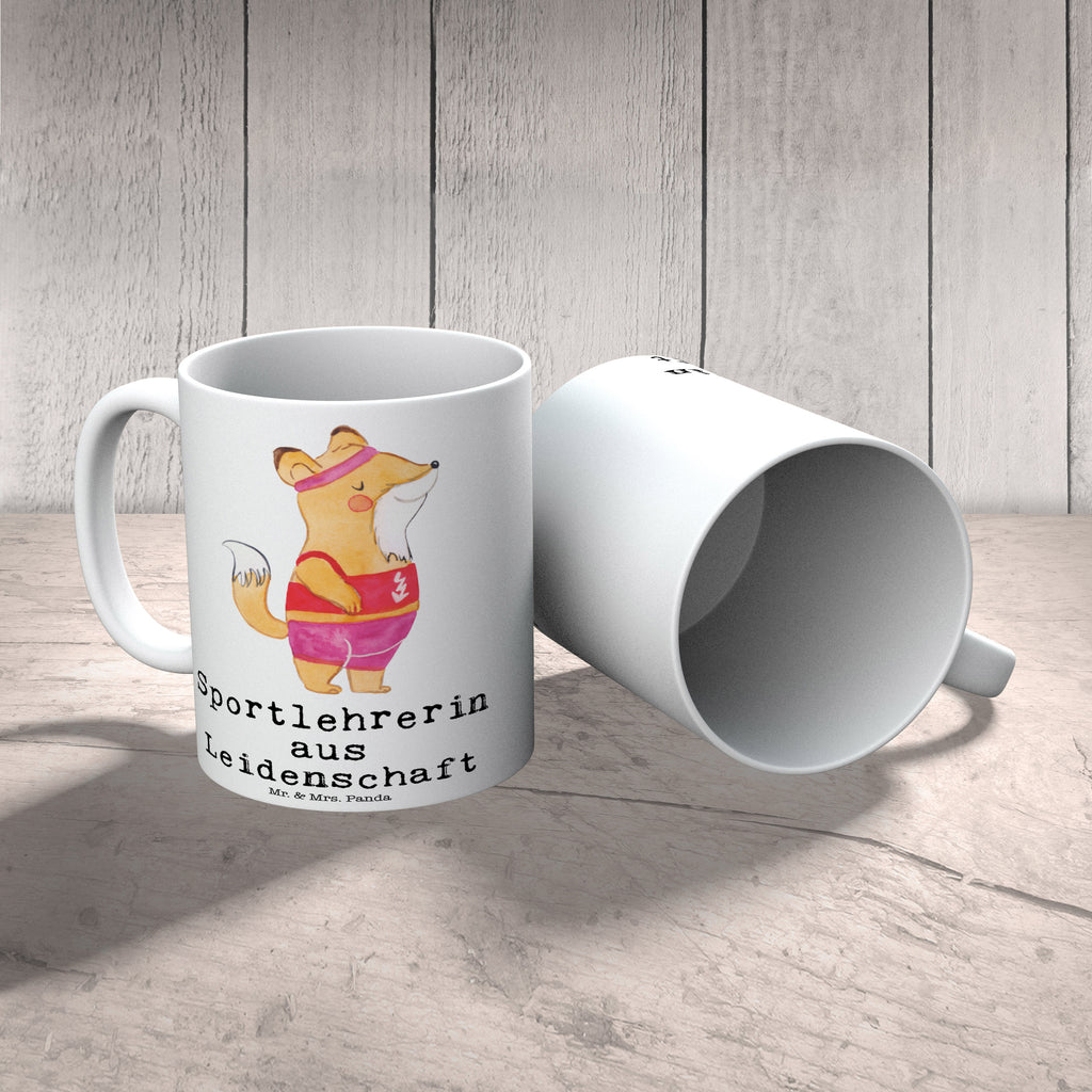 Tasse Sportlehrerin aus Leidenschaft Tasse, Kaffeetasse, Teetasse, Becher, Kaffeebecher, Teebecher, Keramiktasse, Porzellantasse, Büro Tasse, Geschenk Tasse, Tasse Sprüche, Tasse Motive, Kaffeetassen, Tasse bedrucken, Designer Tasse, Cappuccino Tassen, Schöne Teetassen, Beruf, Ausbildung, Jubiläum, Abschied, Rente, Kollege, Kollegin, Geschenk, Schenken, Arbeitskollege, Mitarbeiter, Firma, Danke, Dankeschön