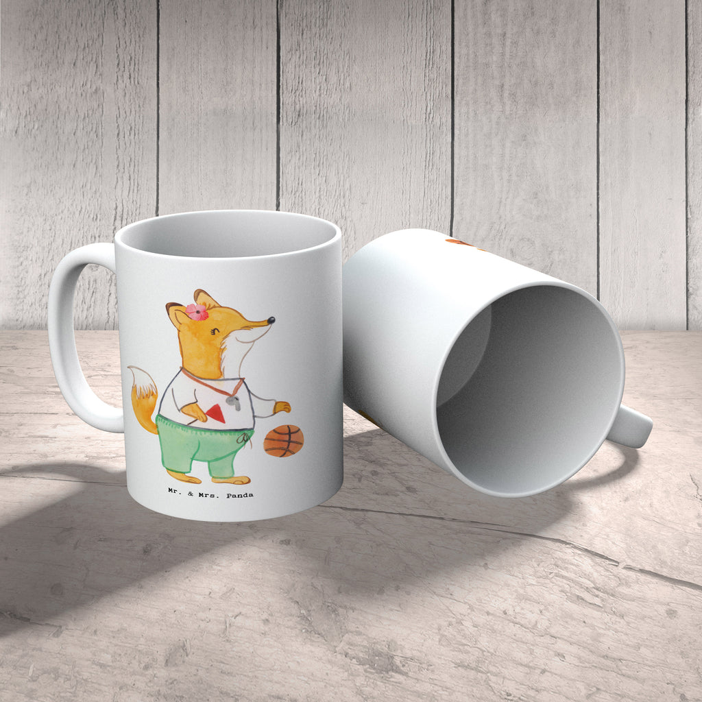 Tasse Basketballtrainerin mit Herz Tasse, Kaffeetasse, Teetasse, Becher, Kaffeebecher, Teebecher, Keramiktasse, Porzellantasse, Büro Tasse, Geschenk Tasse, Tasse Sprüche, Tasse Motive, Kaffeetassen, Tasse bedrucken, Designer Tasse, Cappuccino Tassen, Schöne Teetassen, Beruf, Ausbildung, Jubiläum, Abschied, Rente, Kollege, Kollegin, Geschenk, Schenken, Arbeitskollege, Mitarbeiter, Firma, Danke, Dankeschön, Basketballtrainerin, Basketball, Sport, Ballsport, Basketballcoach, Basketballerin, Verein