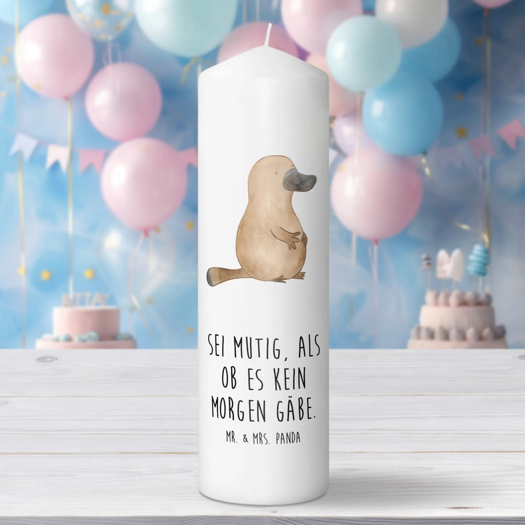 Candle platypus courage Kerze, Taufkerze, Kommunionskerze, Geburtstagskerze, Geschenk Kerze, Taufgeschenk Kerze, Kerze mit Druck, Besondere Kerze, Geschenkidee Kerze, Kerze für Kommunion, Geburtstag Kerze, Kommunion Kerze, Meerestiere, Meer, Urlaub, Schnabeltier, Mut, mutig, Lebensweisheit, Schnabeltiere, Motivation, Training, Büro, Arbeit, Neuanfang, Neustart, Weltreise, Raodtrip