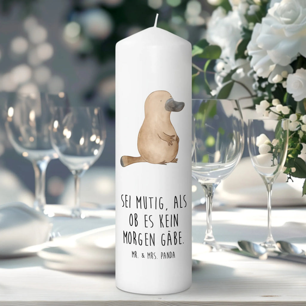 Candle platypus courage Kerze, Taufkerze, Kommunionskerze, Geburtstagskerze, Geschenk Kerze, Taufgeschenk Kerze, Kerze mit Druck, Besondere Kerze, Geschenkidee Kerze, Kerze für Kommunion, Geburtstag Kerze, Kommunion Kerze, Meerestiere, Meer, Urlaub, Schnabeltier, Mut, mutig, Lebensweisheit, Schnabeltiere, Motivation, Training, Büro, Arbeit, Neuanfang, Neustart, Weltreise, Raodtrip