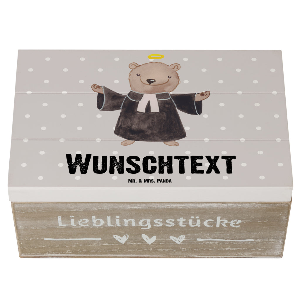 Personalisierte Holzkiste Pfarrer mit Herz Holzkiste mit Namen, Kiste mit Namen, Schatzkiste mit Namen, Truhe mit Namen, Schatulle mit Namen, Erinnerungsbox mit Namen, Erinnerungskiste, mit Namen, Dekokiste mit Namen, Aufbewahrungsbox mit Namen, Holzkiste Personalisiert, Kiste Personalisiert, Schatzkiste Personalisiert, Truhe Personalisiert, Schatulle Personalisiert, Erinnerungsbox Personalisiert, Erinnerungskiste Personalisiert, Dekokiste Personalisiert, Aufbewahrungsbox Personalisiert, Geschenkbox personalisiert, GEschenkdose personalisiert, Beruf, Ausbildung, Jubiläum, Abschied, Rente, Kollege, Kollegin, Geschenk, Schenken, Arbeitskollege, Mitarbeiter, Firma, Danke, Dankeschön, Pastor, Diener Gottes<br />Geistlicher, Pfarrer, Prediger<br />Priester, Theologe, Kirche