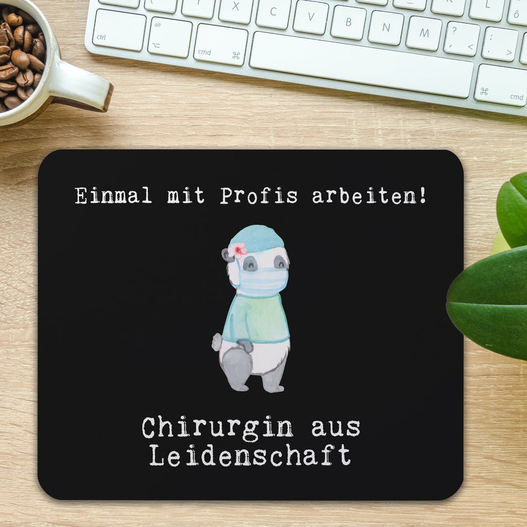 Mauspad Chirurgin aus Leidenschaft Mousepad, Computer zubehör, Büroausstattung, PC Zubehör, Arbeitszimmer, Mauspad, Einzigartiges Mauspad, Designer Mauspad, Mausunterlage, Mauspad Büro, Beruf, Ausbildung, Jubiläum, Abschied, Rente, Kollege, Kollegin, Geschenk, Schenken, Arbeitskollege, Mitarbeiter, Firma, Danke, Dankeschön, Chirurgin, Unfallchirurgini, Notfallchirurgin, Krankenhaus, Ärztin, Medizinerin