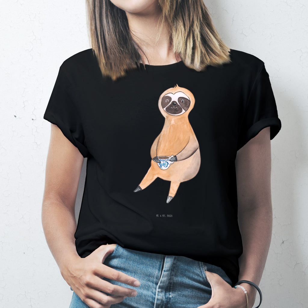 T-Shirt Standard Faultier Kaffee T-Shirt, Shirt, Tshirt, Lustiges T-Shirt, T-Shirt mit Spruch, Party, Junggesellenabschied, Jubiläum, Geburstag, Herrn, Damen, Männer, Frauen, Schlafshirt, Nachthemd, Sprüche, Faultier, Faultier Geschenk, Faultier Deko, Faultiere, faul, Lieblingstier, Kaffee, erster Kaffee, Morgenmuffel, Frühaufsteher, Kaffeetasse, Genießer, Coffee, Kaffeegetränk