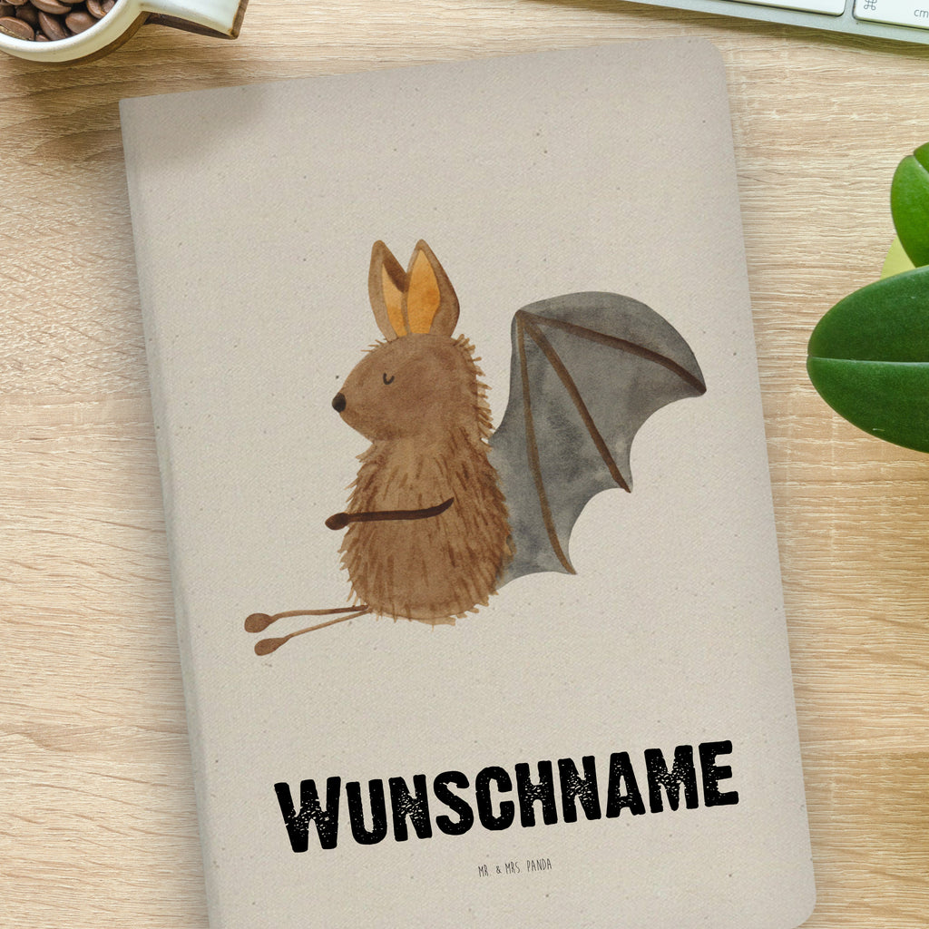 DIN A4 Personalisiertes Notizbuch Fledermaus sitzend Personalisiertes Notizbuch, Notizbuch mit Namen, Notizbuch bedrucken, Personalisierung, Namensbuch, Namen, Tiermotive, Gute Laune, lustige Sprüche, Tiere, Fledermaus, Fledermäuse, Motivation, entspannen