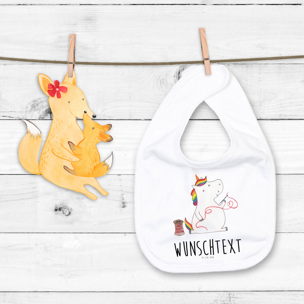 Personalisiertes Babylätzchen Einhorn Näherin Baby, Personalisiertes Lätzchen, Personalisiertes Spucktuch, Personalisiertes Sabberlätzchen, Personalisiertes Klettlätzchen, Personalisiertes Baby-Lätzchen, KPersonalisiertes Kinderlätzchen, Personalisiertes Geburt Geschenk, Geschenkidee Geburt, Personalisiertes Baby-Spucktuch, Personalisierter Baby-Kleckschutz, Personalisiertes Babyparty Geschenk, Personalisiertes Lätzchen für Babys, Lätzchen mit Namen, Spucktuch mit Namen, Sabberlätzchen mit Namen, Klettlätzchen mit Namen, Baby-Lätzchen mit Namen, Kinderlätzchen mit Namen, Geburt Geschenk mit Namen, Geschenkidee Geburt mit Namen, Baby-Spucktuch mit Namen, Baby-Kleckschutz, Babyparty Geschenk mit Namen, Lätzchen für Babys mit Namen, Selbst gestalten, Wunschnamen, Babylätzchen Bedrucken, Einhorn, Einhörner, Einhorn Deko, Pegasus, Unicorn, Näherin, nähen, Mädchen, Freundin, Häkeln, Stricken, basteln, Nähzimmer