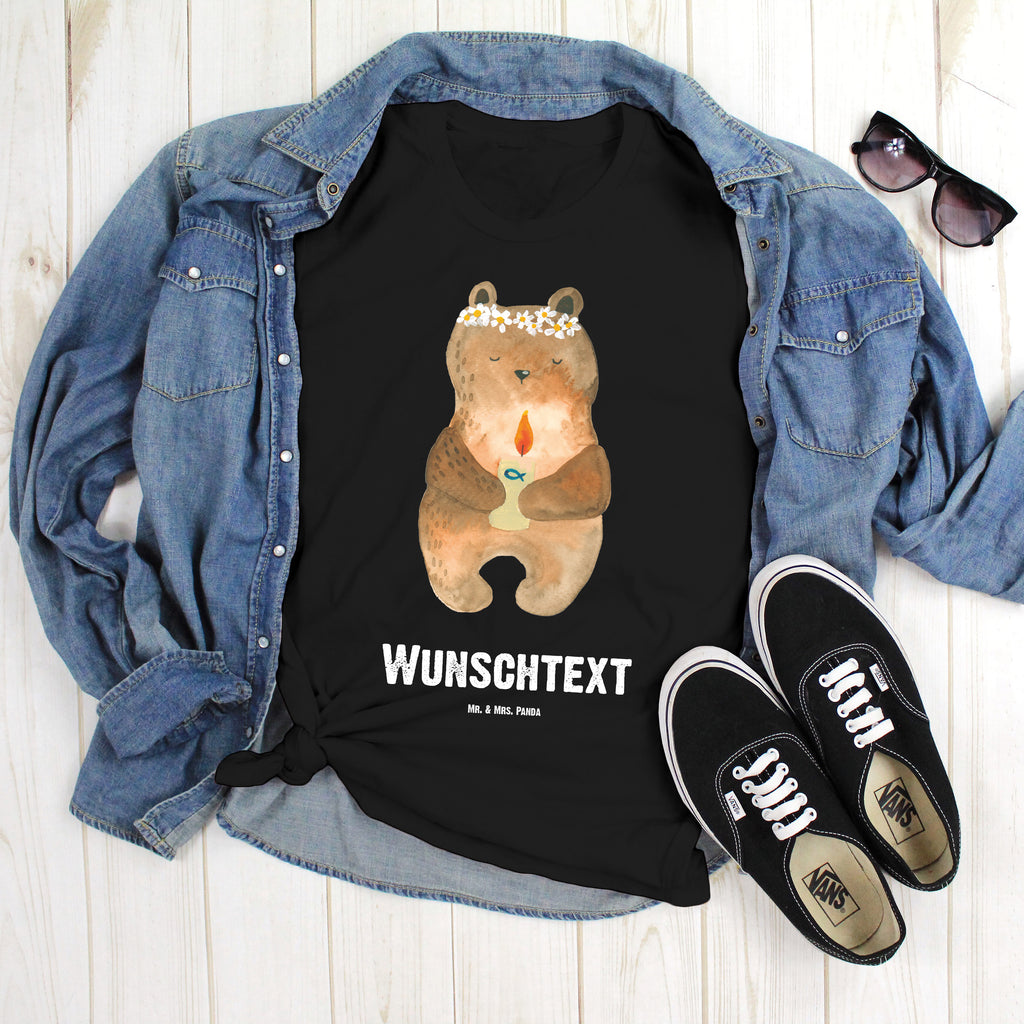 Personalisiertes T-Shirt Bär Kommunion T-Shirt Personalisiert, T-Shirt mit Namen, T-Shirt mit Aufruck, Männer, Frauen, Wunschtext, Bedrucken, Bär, Teddy, Teddybär, Kommunion, Gottes Segen, Taufkerze, katholisch