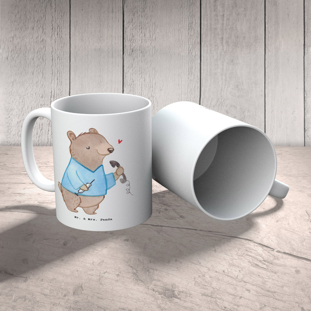 Tasse Arzthelfer mit Herz Tasse, Kaffeetasse, Teetasse, Becher, Kaffeebecher, Teebecher, Keramiktasse, Porzellantasse, Büro Tasse, Geschenk Tasse, Tasse Sprüche, Tasse Motive, Kaffeetassen, Tasse bedrucken, Designer Tasse, Cappuccino Tassen, Schöne Teetassen, Beruf, Ausbildung, Jubiläum, Abschied, Rente, Kollege, Kollegin, Geschenk, Schenken, Arbeitskollege, Mitarbeiter, Firma, Danke, Dankeschön, Arzthelfer, Medizinischer Fachangestellter