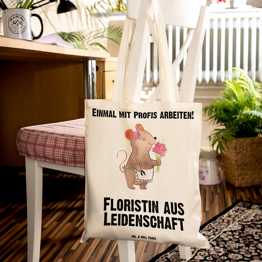 Tragetasche Floristin aus Leidenschaft Beuteltasche, Beutel, Einkaufstasche, Jutebeutel, Stoffbeutel, Tasche, Shopper, Umhängetasche, Strandtasche, Schultertasche, Stofftasche, Tragetasche, Badetasche, Jutetasche, Einkaufstüte, Laptoptasche, Beruf, Ausbildung, Jubiläum, Abschied, Rente, Kollege, Kollegin, Geschenk, Schenken, Arbeitskollege, Mitarbeiter, Firma, Danke, Dankeschön, Blumenhändlerin, Floristin, Blumenlanden, Blumenprofi