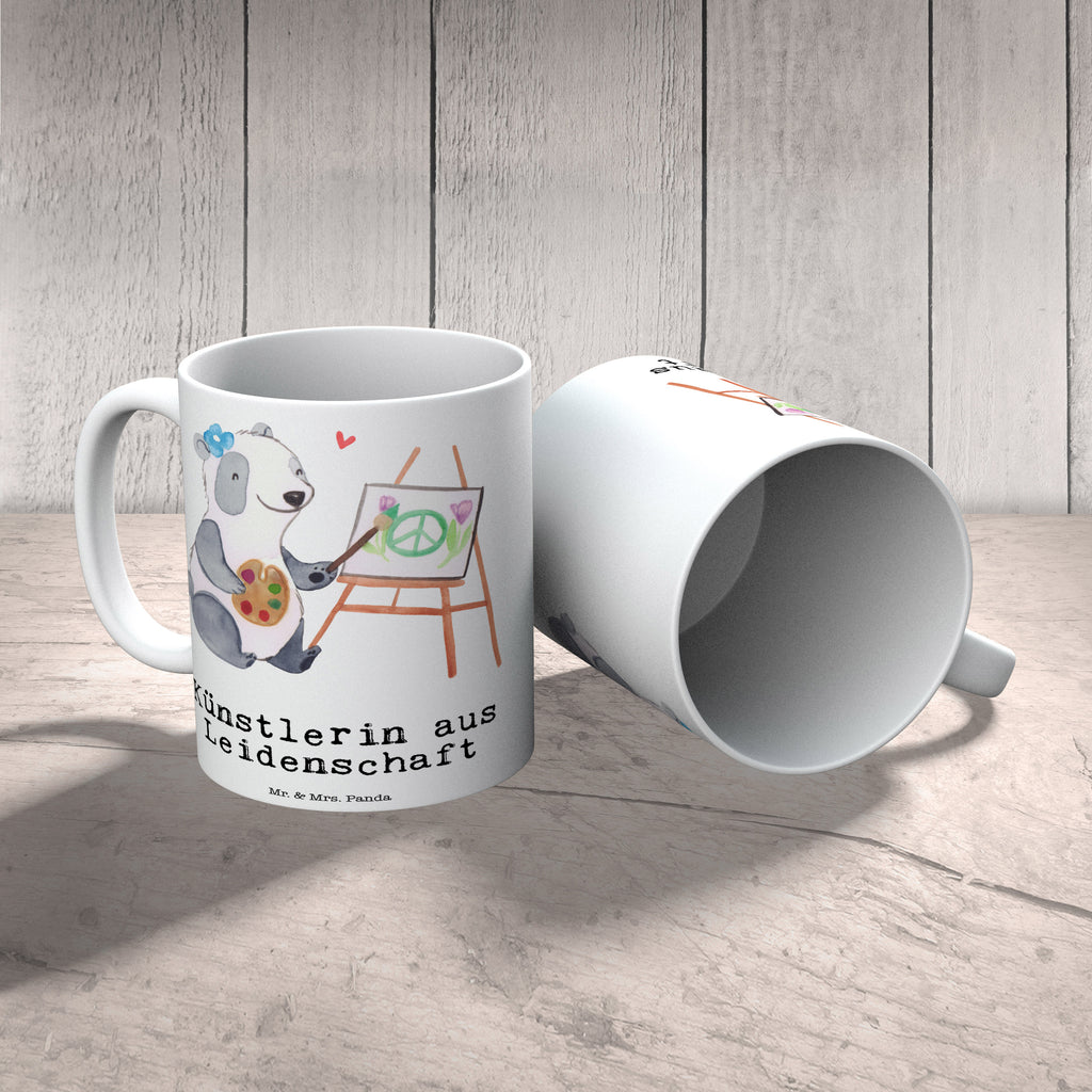 Tasse Künstlerin aus Leidenschaft Tasse, Kaffeetasse, Teetasse, Becher, Kaffeebecher, Teebecher, Keramiktasse, Porzellantasse, Büro Tasse, Geschenk Tasse, Tasse Sprüche, Tasse Motive, Kaffeetassen, Tasse bedrucken, Designer Tasse, Cappuccino Tassen, Schöne Teetassen, Beruf, Ausbildung, Jubiläum, Abschied, Rente, Kollege, Kollegin, Geschenk, Schenken, Arbeitskollege, Mitarbeiter, Firma, Danke, Dankeschön, Künstlerin, Malerin, Kunstmalerin, Galerie Eröffnung, Kunstschule