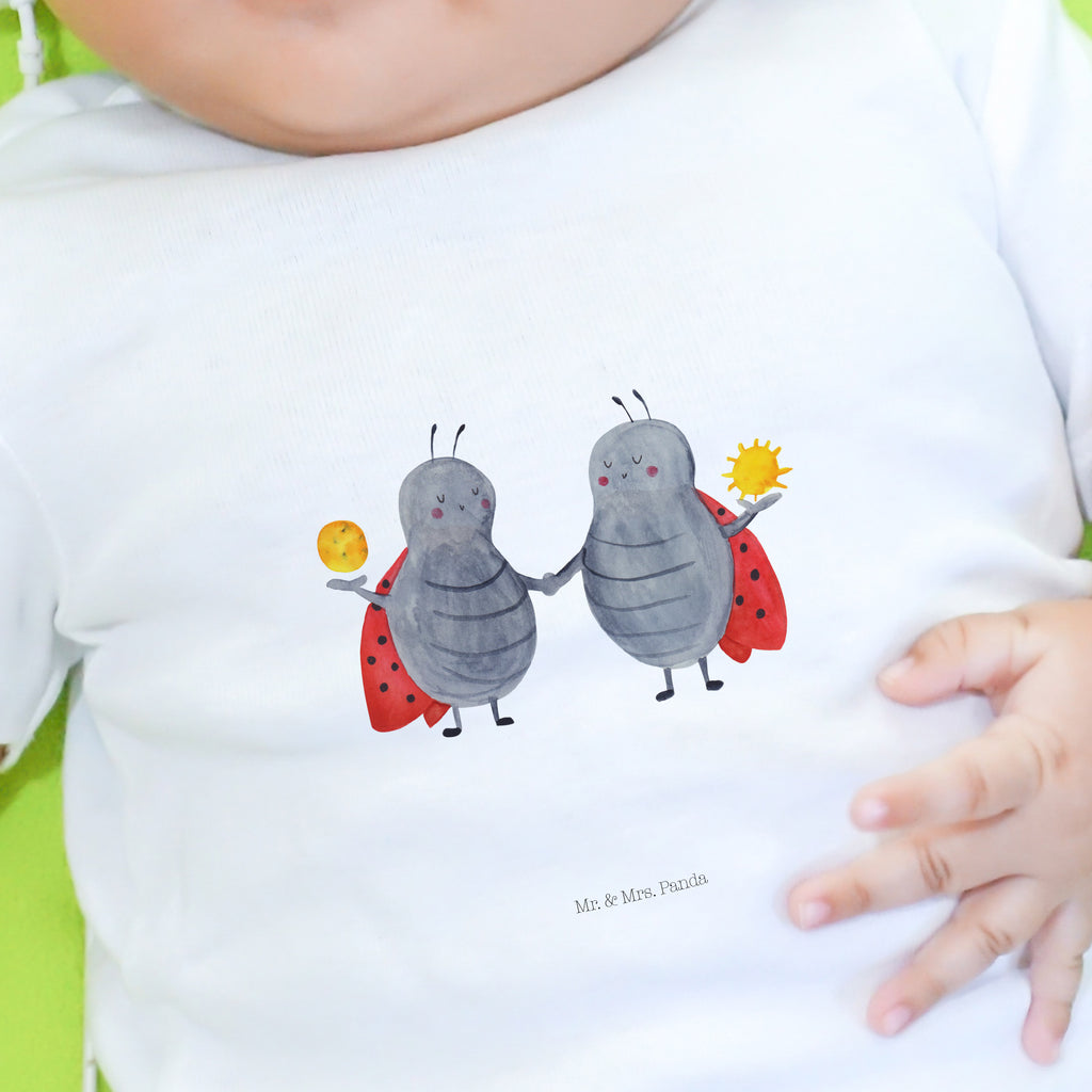 Organic Baby Shirt Sternzeichen Zwilling Baby T-Shirt, Jungen Baby T-Shirt, Mädchen Baby T-Shirt, Shirt, Tierkreiszeichen, Sternzeichen, Horoskop, Astrologie, Aszendent, Zwillinge, Zwilling Geschenk, Zwilling Sternzeichen, Geburtstag Mai, Geschenk Mai, Geschenk Juni, Marienkäfer, Glückskäfer, Zwillingsbruder, Zwillingsschwester