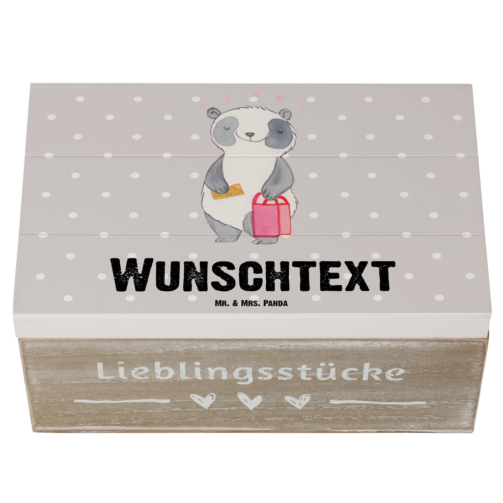 Personalisierte Holzkiste Panda Shopping Holzkiste mit Namen, Kiste mit Namen, Schatzkiste mit Namen, Truhe mit Namen, Schatulle mit Namen, Erinnerungsbox mit Namen, Erinnerungskiste, mit Namen, Dekokiste mit Namen, Aufbewahrungsbox mit Namen, Holzkiste Personalisiert, Kiste Personalisiert, Schatzkiste Personalisiert, Truhe Personalisiert, Schatulle Personalisiert, Erinnerungsbox Personalisiert, Erinnerungskiste Personalisiert, Dekokiste Personalisiert, Aufbewahrungsbox Personalisiert, Geschenkbox personalisiert, GEschenkdose personalisiert, Geschenk, Sport, Sportart, Hobby, Schenken, Danke, Dankeschön, Auszeichnung, Gewinn, Sportler, Shopping, shoppen, einkaufen