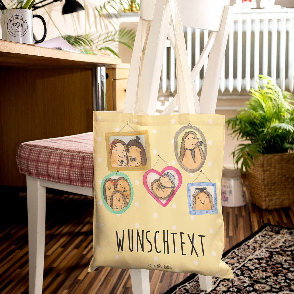 Personalisierte Einkaufstasche Igel Familie Personalisierte Tragetasche, Personalisierte Tasche, Personalisierter Beutel, Personalisierte Stofftasche, Personalisierte Baumwolltasche, Personalisierte Umhängetasche, Personalisierter Shopper, Personalisierte Einkaufstasche, Personalisierte Beuteltasche, Tragetasche mit Namen, Tasche mit Namen, Beutel mit Namen, Stofftasche mit Namen, Baumwolltasche mit Namen, Umhängetasche mit Namen, Shopper mit Namen, Einkaufstasche mit Namen, Beuteltasche, Wunschtext, Wunschnamen, Personalisierbar, Personalisierung, Familie, Vatertag, Muttertag, Bruder, Schwester, Mama, Papa, Oma, Opa, Liebe, Igel, Bilder, Zusammenhalt, Glück