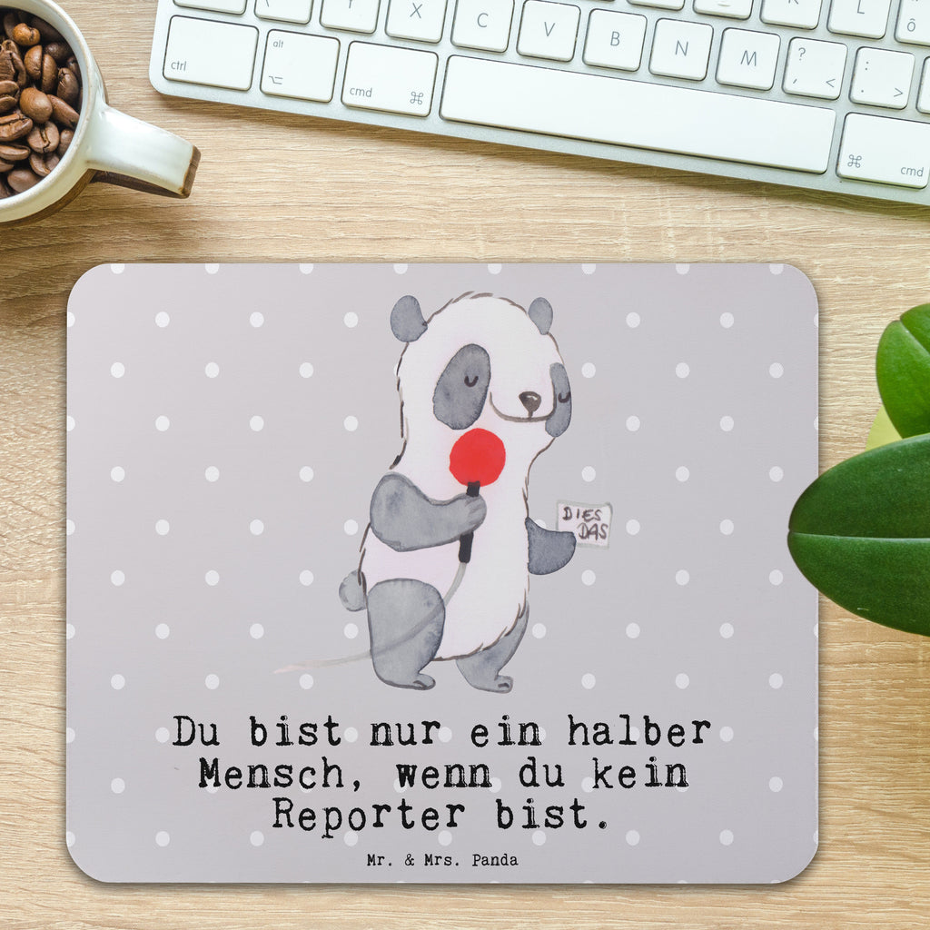 Mauspad Reporter mit Herz Mousepad, Computer zubehör, Büroausstattung, PC Zubehör, Arbeitszimmer, Mauspad, Einzigartiges Mauspad, Designer Mauspad, Mausunterlage, Mauspad Büro, Beruf, Ausbildung, Jubiläum, Abschied, Rente, Kollege, Kollegin, Geschenk, Schenken, Arbeitskollege, Mitarbeiter, Firma, Danke, Dankeschön