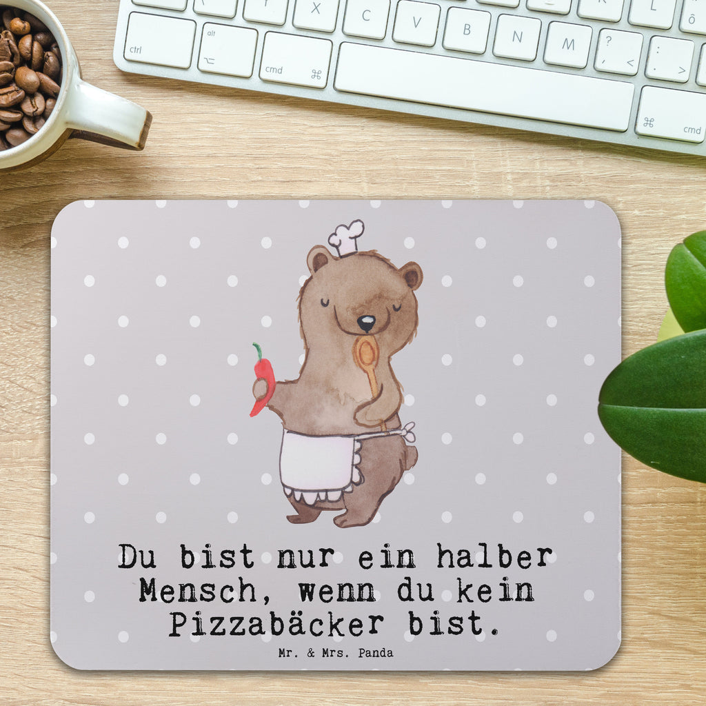 Mauspad Pizzabäcker mit Herz Mousepad, Computer zubehör, Büroausstattung, PC Zubehör, Arbeitszimmer, Mauspad, Einzigartiges Mauspad, Designer Mauspad, Mausunterlage, Mauspad Büro, Beruf, Ausbildung, Jubiläum, Abschied, Rente, Kollege, Kollegin, Geschenk, Schenken, Arbeitskollege, Mitarbeiter, Firma, Danke, Dankeschön, Lieferdienstmitarbeiter, Pizzabäcker, Pizzabote, Pizzabringdienst, Lieferbringdienst