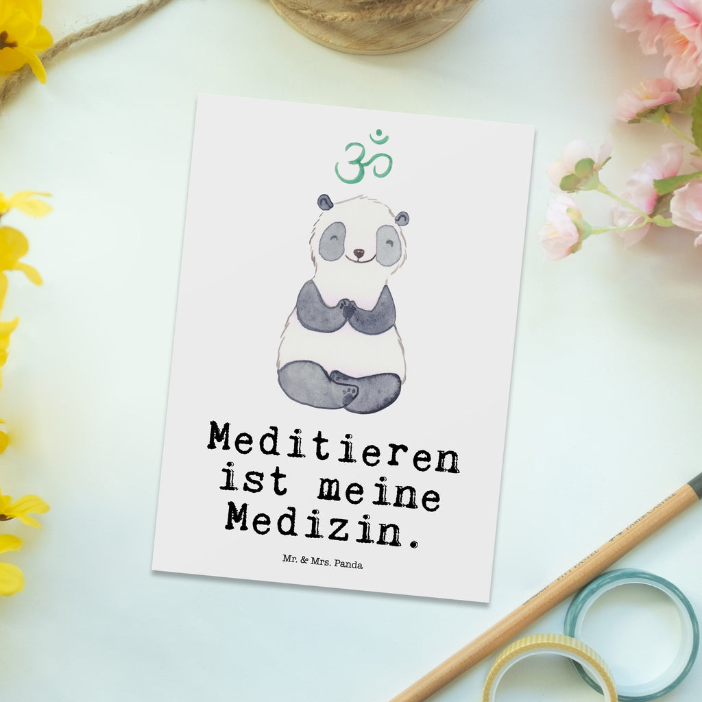 Postkarte Panda Meditieren Medizin Postkarte, Karte, Geschenkkarte, Grußkarte, Einladung, Ansichtskarte, Geburtstagskarte, Einladungskarte, Dankeskarte, Ansichtskarten, Einladung Geburtstag, Einladungskarten Geburtstag, Geschenk, Sport, Sportart, Hobby, Schenken, Danke, Dankeschön, Auszeichnung, Gewinn, Sportler, Meditieren, Meditation, Meditationskurs