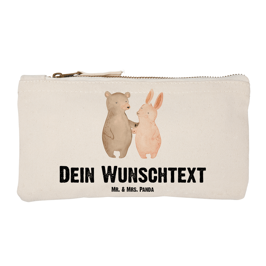 Personalisierte Schminktasche Bär Hase Umarmen Personalisierte Schminktasche, Personalisierte Kosmetiktasche, Personalisierter Kosmetikbeutel, Personalisiertes Stiftemäppchen, Personalisiertes Etui, Personalisierte Federmappe, Personalisierte Makeup Bag, Personalisiertes Schminketui, Personalisiertes Kosmetiketui, Personalisiertes Schlamperetui, Schminktasche mit Namen, Kosmetiktasche mit Namen, Kosmetikbeutel mit Namen, Stiftemäppchen mit Namen, Etui mit Namen, Federmappe mit Namen, Makeup Bg mit Namen, Schminketui mit Namen, Kosmetiketui mit Namen, Schlamperetui mit Namen, Schminktasche personalisieren, Schminktasche bedrucken, Schminktasche selbst gestalten, Liebe, Partner, Freund, Freundin, Ehemann, Ehefrau, Heiraten, Verlobung, Heiratsantrag, Liebesgeschenk, Jahrestag, Hocheitstag, Freunde, bester Freund, Hase, Bär, Bärchen, best friends