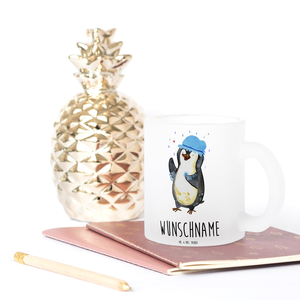 Personalisierte Teetasse Pinguin duscht Personalisierte Teetasse, Personalisiertes Teeglas, Personalisierter Teebecher, Personalisierte Glas Teetasse, Personalisierte Teetasse aus Glas, Teetasse mit Namen, Teeglas mit Namen, Teebecher mit Namen, Glas Teetasse mit Namen, Teetasse aus Glas mit Namen, Teetasse Wunschname, Teetasse selbst gestalten., Pinguin, Pinguine, Dusche, duschen, Lebensmotto, Motivation, Neustart, Neuanfang, glücklich sein