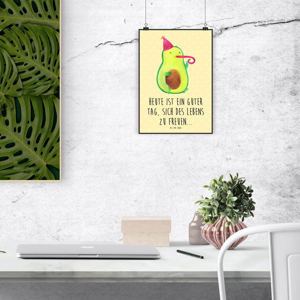 Poster Avocado Partyhupe Poster, Wandposter, Bild, Wanddeko, Küchenposter, Kinderposter, Wanddeko Bild, Raumdekoration, Wanddekoration, Handgemaltes Poster, Mr. & Mrs. Panda Poster, Designposter, Kunstdruck, Posterdruck, Avocado, Veggie, Vegan, Gesund, Party, Feierlichkeit, Feier, Fete, Geburtstag, Gute Laune, Tröte