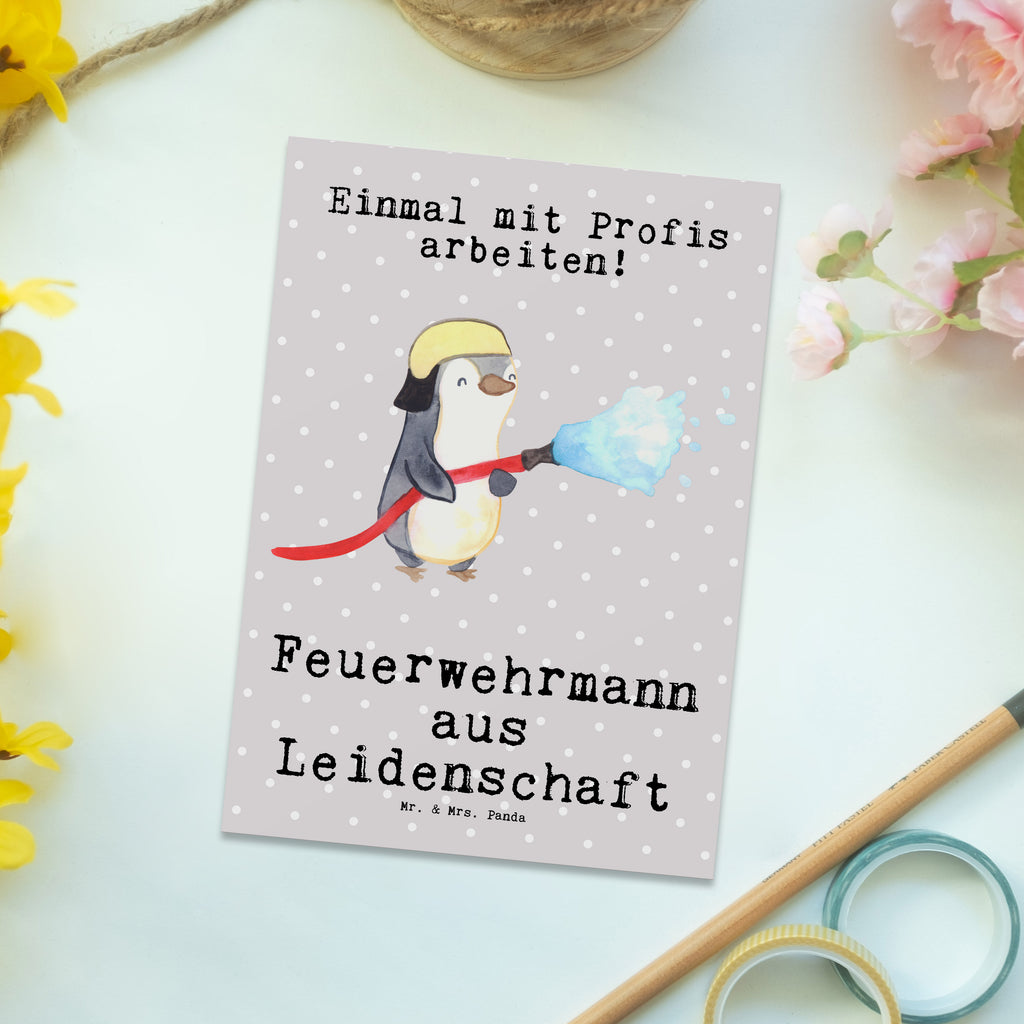 Postkarte Feuerwehrmann aus Leidenschaft Postkarte, Karte, Geschenkkarte, Grußkarte, Einladung, Ansichtskarte, Geburtstagskarte, Einladungskarte, Dankeskarte, Ansichtskarten, Einladung Geburtstag, Einladungskarten Geburtstag, Beruf, Ausbildung, Jubiläum, Abschied, Rente, Kollege, Kollegin, Geschenk, Schenken, Arbeitskollege, Mitarbeiter, Firma, Danke, Dankeschön, Feuerwehrmann, Feuerwehrhauptmann, Brandschutz, Feuerwehr, freiwillige Feuerwehr