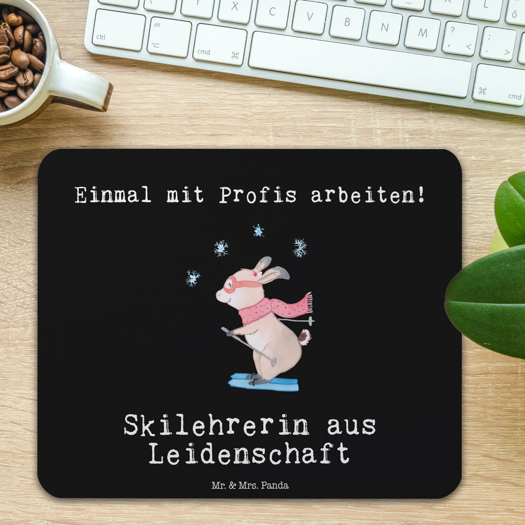 Mauspad Skilehrerin aus Leidenschaft Mousepad, Computer zubehör, Büroausstattung, PC Zubehör, Arbeitszimmer, Mauspad, Einzigartiges Mauspad, Designer Mauspad, Mausunterlage, Mauspad Büro, Beruf, Ausbildung, Jubiläum, Abschied, Rente, Kollege, Kollegin, Geschenk, Schenken, Arbeitskollege, Mitarbeiter, Firma, Danke, Dankeschön