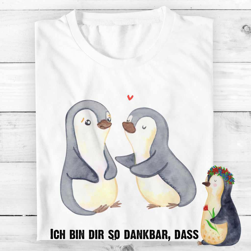 T-Shirt Standard Pinguine trösten T-Shirt, Shirt, Tshirt, Lustiges T-Shirt, T-Shirt mit Spruch, Party, Junggesellenabschied, Jubiläum, Geburstag, Herrn, Damen, Männer, Frauen, Schlafshirt, Nachthemd, Sprüche, Liebe, Partner, Freund, Freundin, Ehemann, Ehefrau, Heiraten, Verlobung, Heiratsantrag, Liebesgeschenk, Jahrestag, Hocheitstag, Valentinstag, Geschenk für Frauen, Hochzeitstag, Mitbringsel, Geschenk für Freundin, Geschenk für Partner, Liebesbeweis, für Männer, für Ehemann