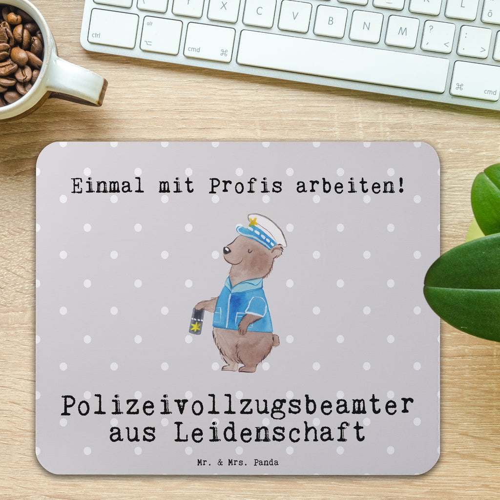 Mauspad Polizeivollzugsbeamter aus Leidenschaft Mousepad, Computer zubehör, Büroausstattung, PC Zubehör, Arbeitszimmer, Mauspad, Einzigartiges Mauspad, Designer Mauspad, Mausunterlage, Mauspad Büro, Beruf, Ausbildung, Jubiläum, Abschied, Rente, Kollege, Kollegin, Geschenk, Schenken, Arbeitskollege, Mitarbeiter, Firma, Danke, Dankeschön, Polizeivollzugsbeamter, Polizist, Polizei