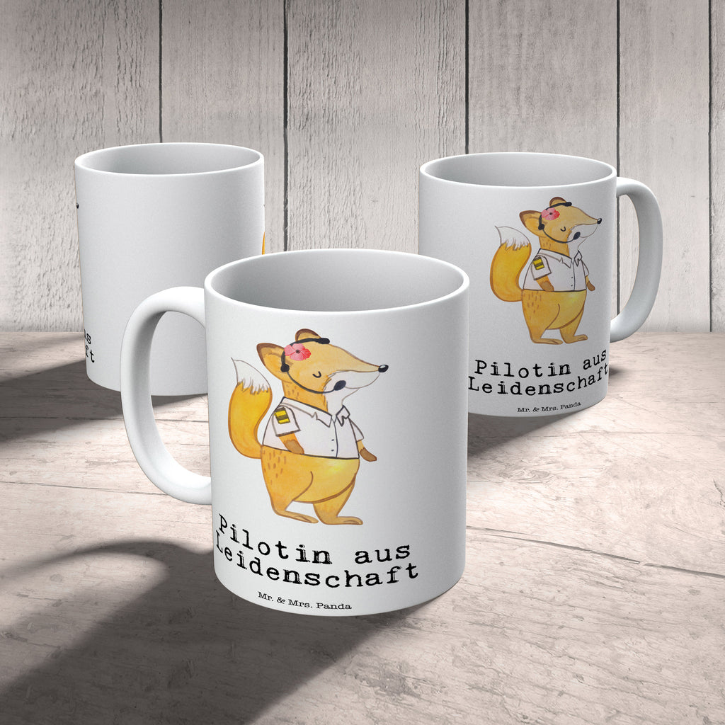 Tasse Pilotin aus Leidenschaft Tasse, Kaffeetasse, Teetasse, Becher, Kaffeebecher, Teebecher, Keramiktasse, Porzellantasse, Büro Tasse, Geschenk Tasse, Tasse Sprüche, Tasse Motive, Kaffeetassen, Tasse bedrucken, Designer Tasse, Cappuccino Tassen, Schöne Teetassen, Beruf, Ausbildung, Jubiläum, Abschied, Rente, Kollege, Kollegin, Geschenk, Schenken, Arbeitskollege, Mitarbeiter, Firma, Danke, Dankeschön, Pilotin, Flugkapitänin, Cockpit, Flugzeug