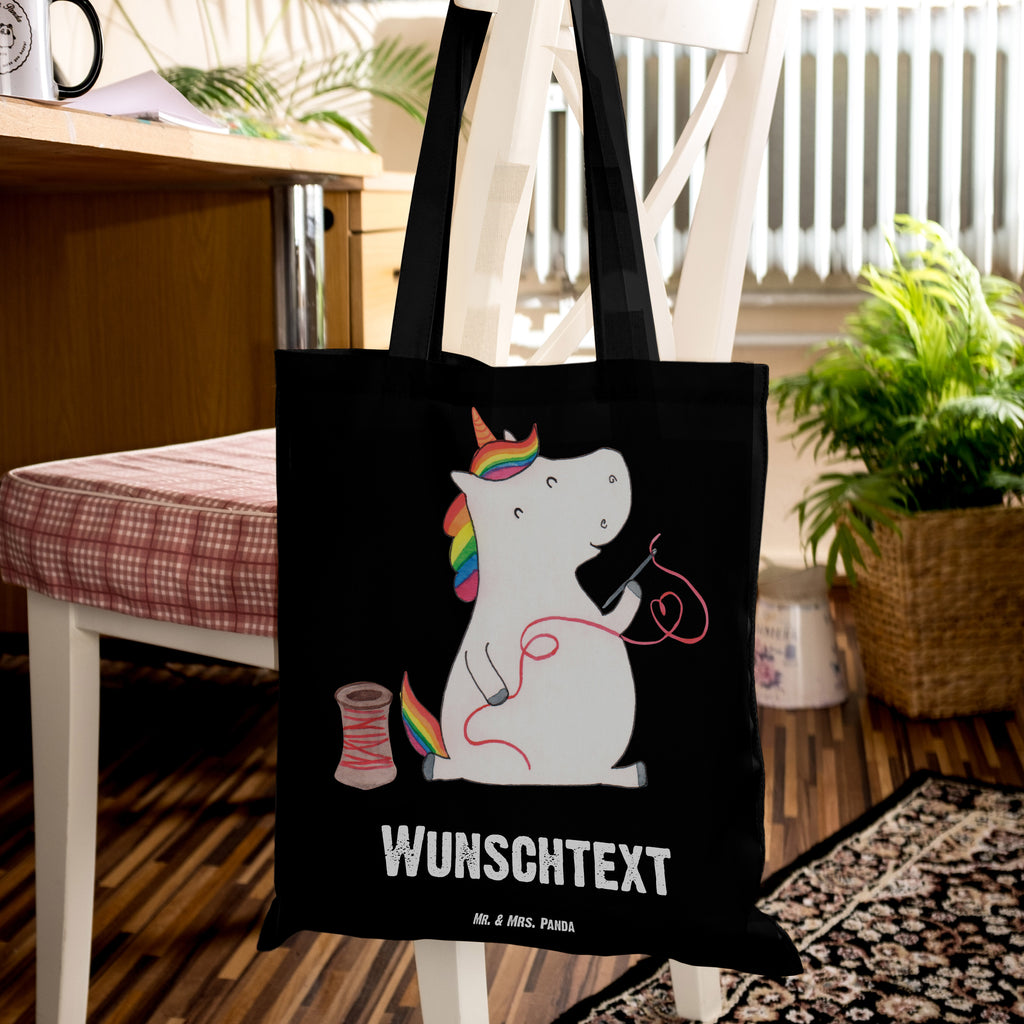 Personalisierte Tragetasche Einhorn Näherin Personalisierte Beuteltasche, Personalisierter Beutel, Personalisierte Einkaufstasche, Personalisierter Jutebeutel, Personalisierter Stoffbeutel, Tragetasche mit Namen, Einkaufstasche mit Namen, Stoffbeutel mit Namen, Personalisierte Tasche, Personalisierte Jutetasche, Personalisierte Kindergartentasche, Einhorn, Einhörner, Einhorn Deko, Pegasus, Unicorn, Näherin, nähen, Mädchen, Freundin, Häkeln, Stricken, basteln, Nähzimmer